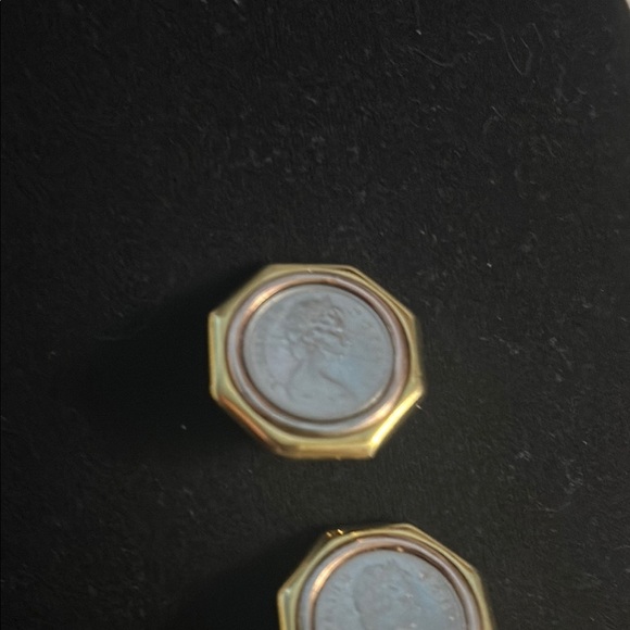 QUEEN ELIZABETH GENUINE COIN CLIP ON EARRINGS - Picture 3 of 6